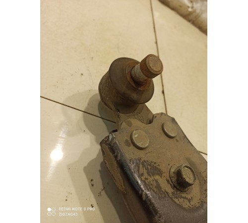 Рычаг подвески (передний, левый)