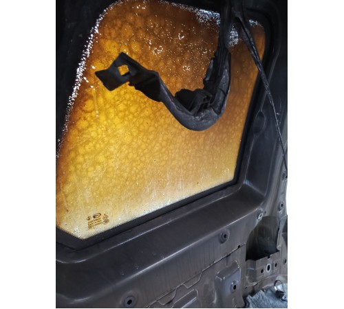 Глухое стекло заднее левое