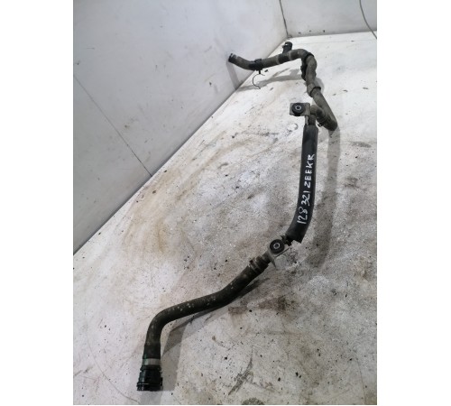 Патрубок системы охлаждения