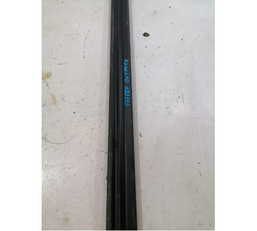 Уплотнитель стекла двери