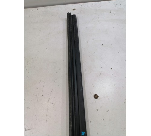 Уплотнитель стекла двери