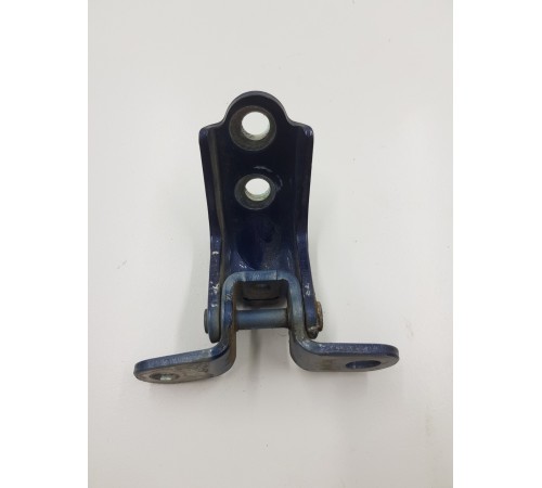 Петля двери задняя левая нижняя