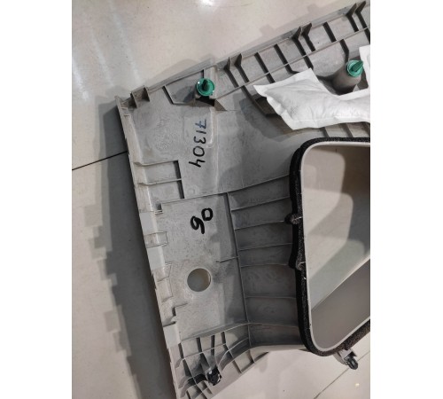 Накладка багажника (задняя,правая)