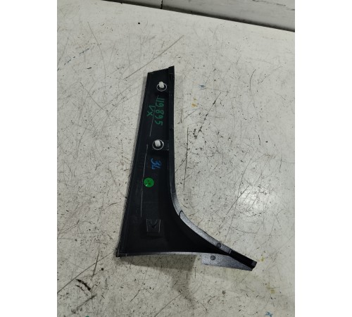 Накладка крышки багажника левая