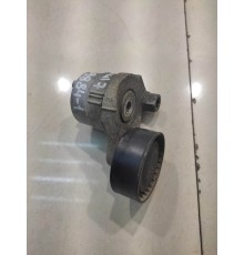 Ролик-натяжитель с кронштейном