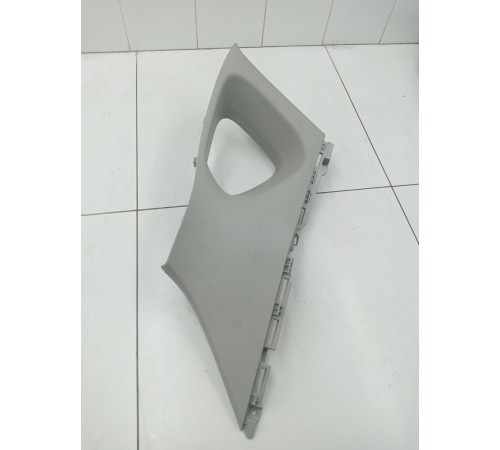 Обшивка задней стойки левая верхняя