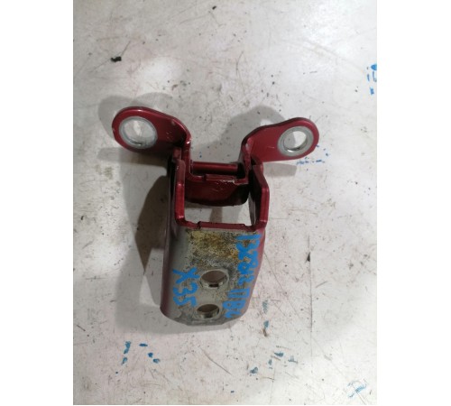 Петля двери передняя левая верхняя