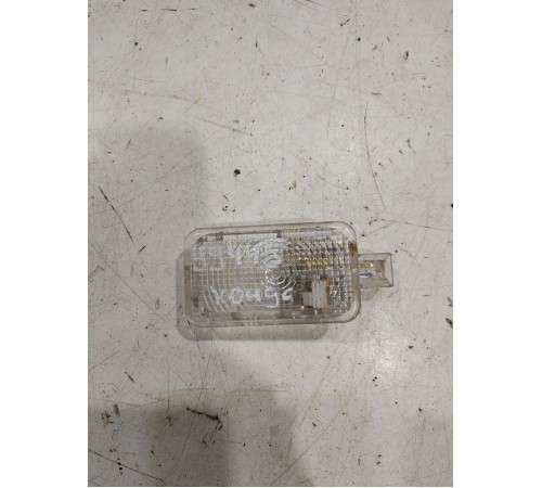 Плафон внутреннего освещения салона