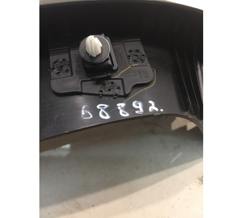 Обшивка крышки багажника (левая)