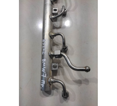 Топливная рампа правая