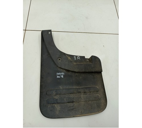 Брызговик задний правый