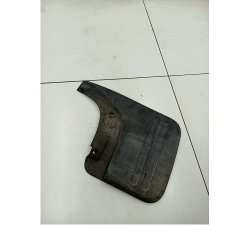 Брызговик задний правый