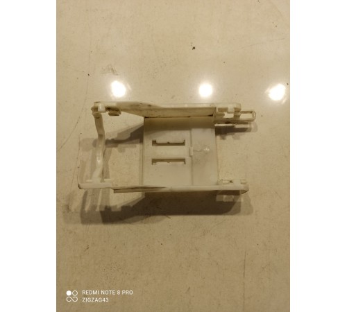 Кронштейн двери(передний левый)