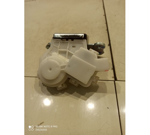 Замок крышки багажника