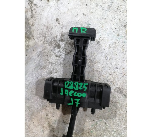 Ограничитель двери Передний Правый