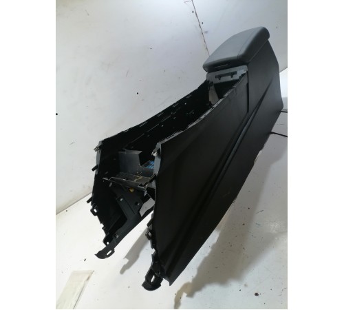 Центральная консоль (с подлокотником)