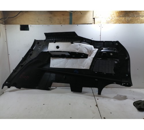 Обшивка багажника левая