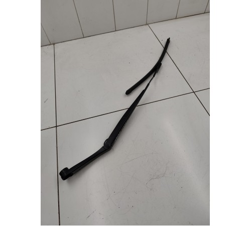 Поводок стеклоочистителя правый