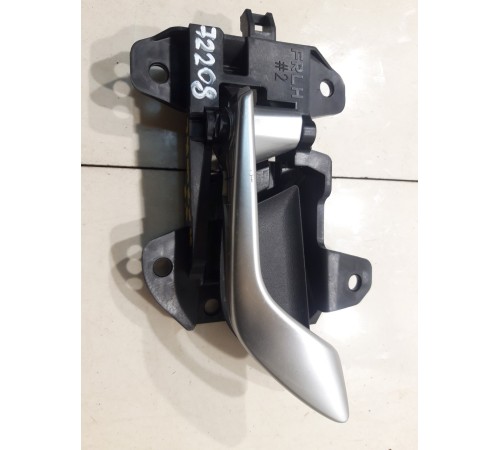 Ручка двери (передняя, левая, внутренняя)