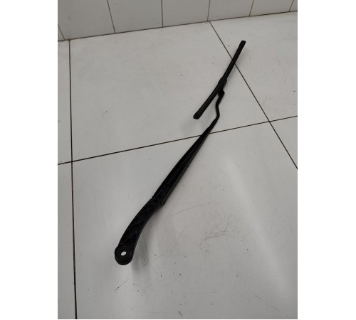 Поводок стеклоочистителя правый