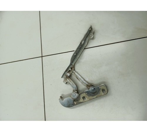 Петля капота левая