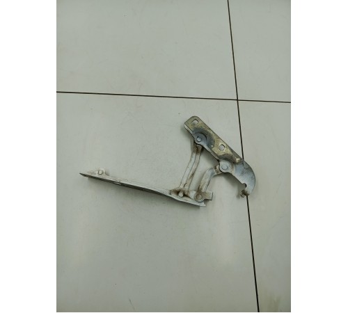 Петля капота левая