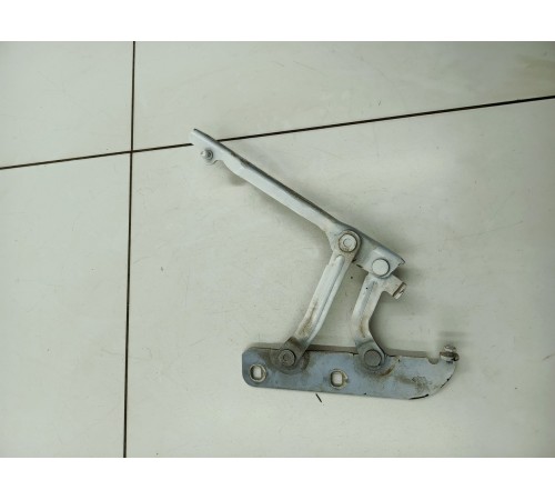 Петля капота левая