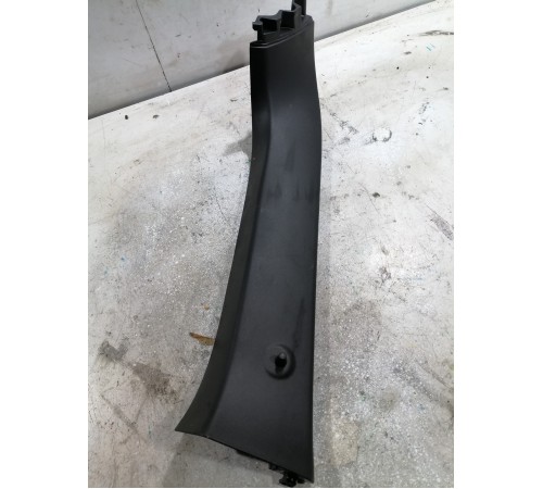 Обшивка крышки багажника левая