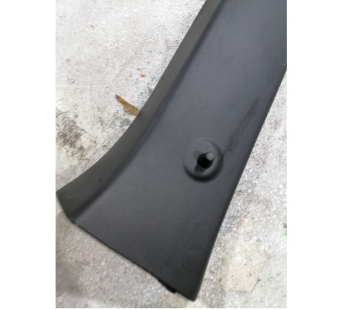 Обшивка крышки багажника левая