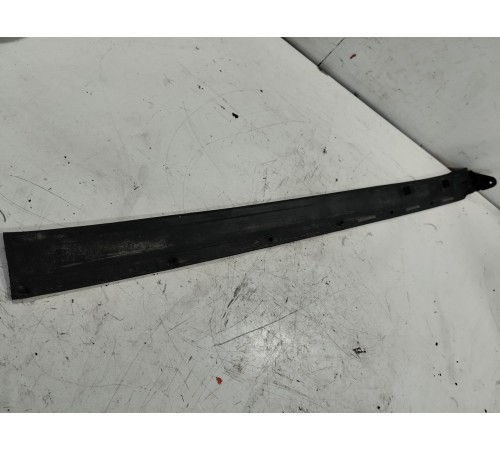 Пыльник двери передний правый