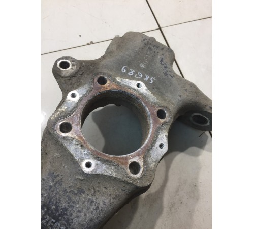 Кулак поворотный (передний левый)