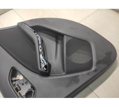 Обшивка двери(задняя правая)