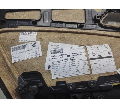 Обшивка двери(задняя правая)