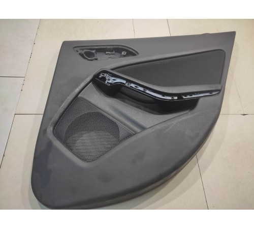 Обшивка двери(задняя правая)