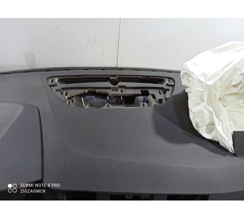 Передняя панель салона (торпедо)