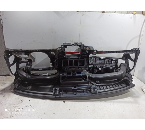 Передняя панель салона (торпедо)