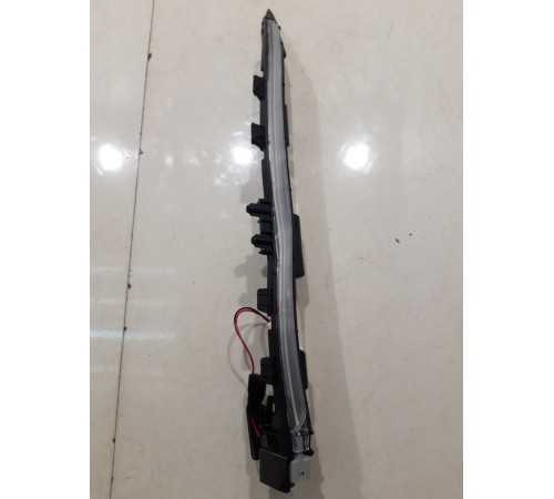 Подсветка обшивки двери (передняя, левая)