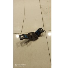 Кронштейн радиатора правый