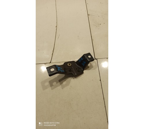 Кронштейн радиатора правый