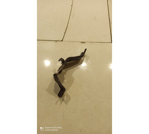 Кронштейн радиатора правый