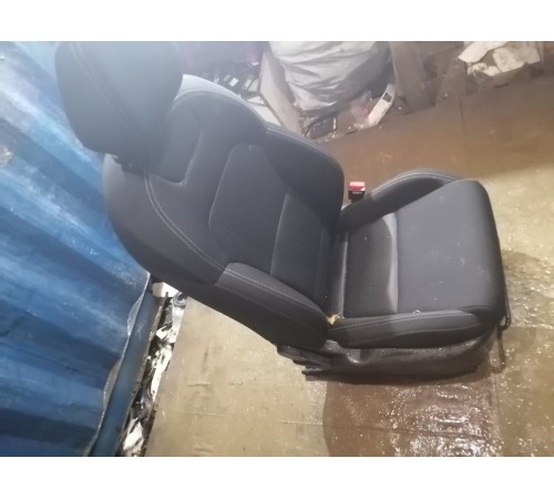 Сиденье переднее правое