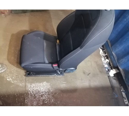 Сиденье переднее правое