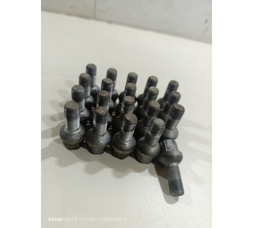 Комплект колесных болтов 20 шт