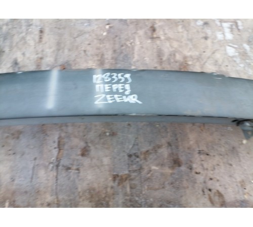 Усилитель бампера передний