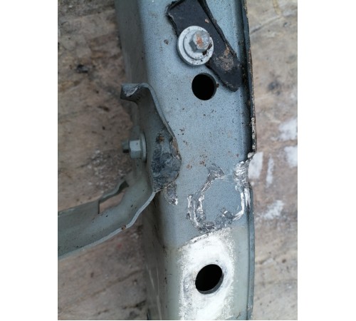 Усилитель бампера передний