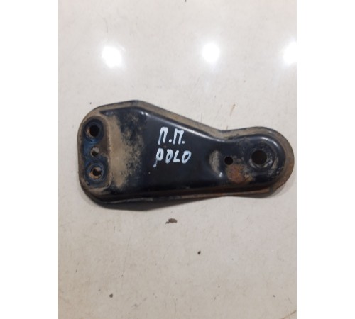 Кронштейн(крепление) переднего подрамника правый