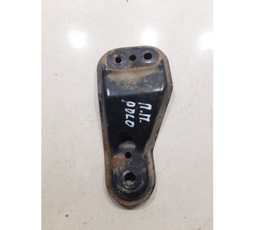 Кронштейн(крепление) переднего подрамника правый