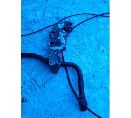 Стабилизатор передний в сборе с кронштейнами