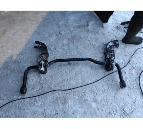 Стабилизатор передний в сборе с кронштейнами