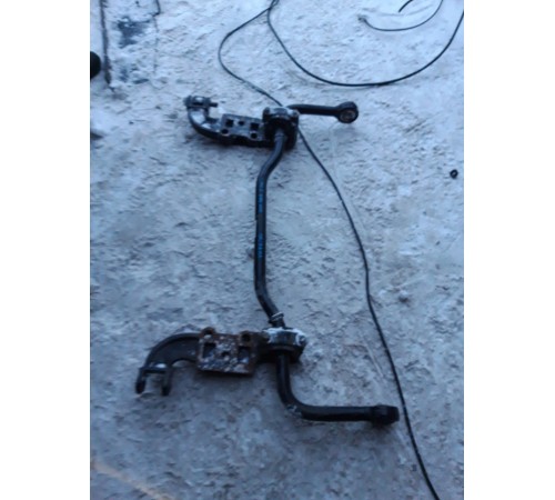 Стабилизатор передний в сборе с кронштейнами